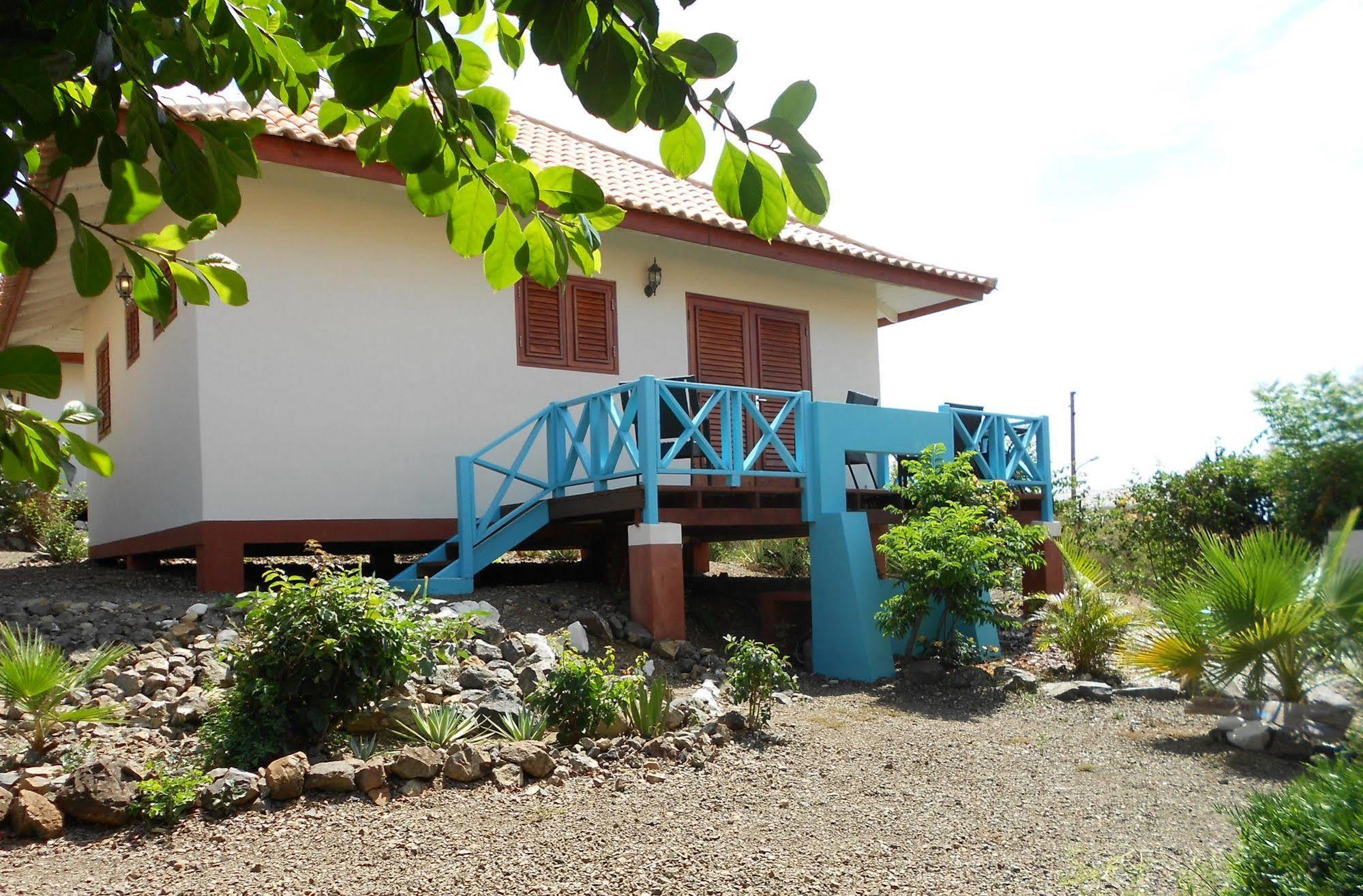 Botanique Bungalows Westpunt Exterior photo